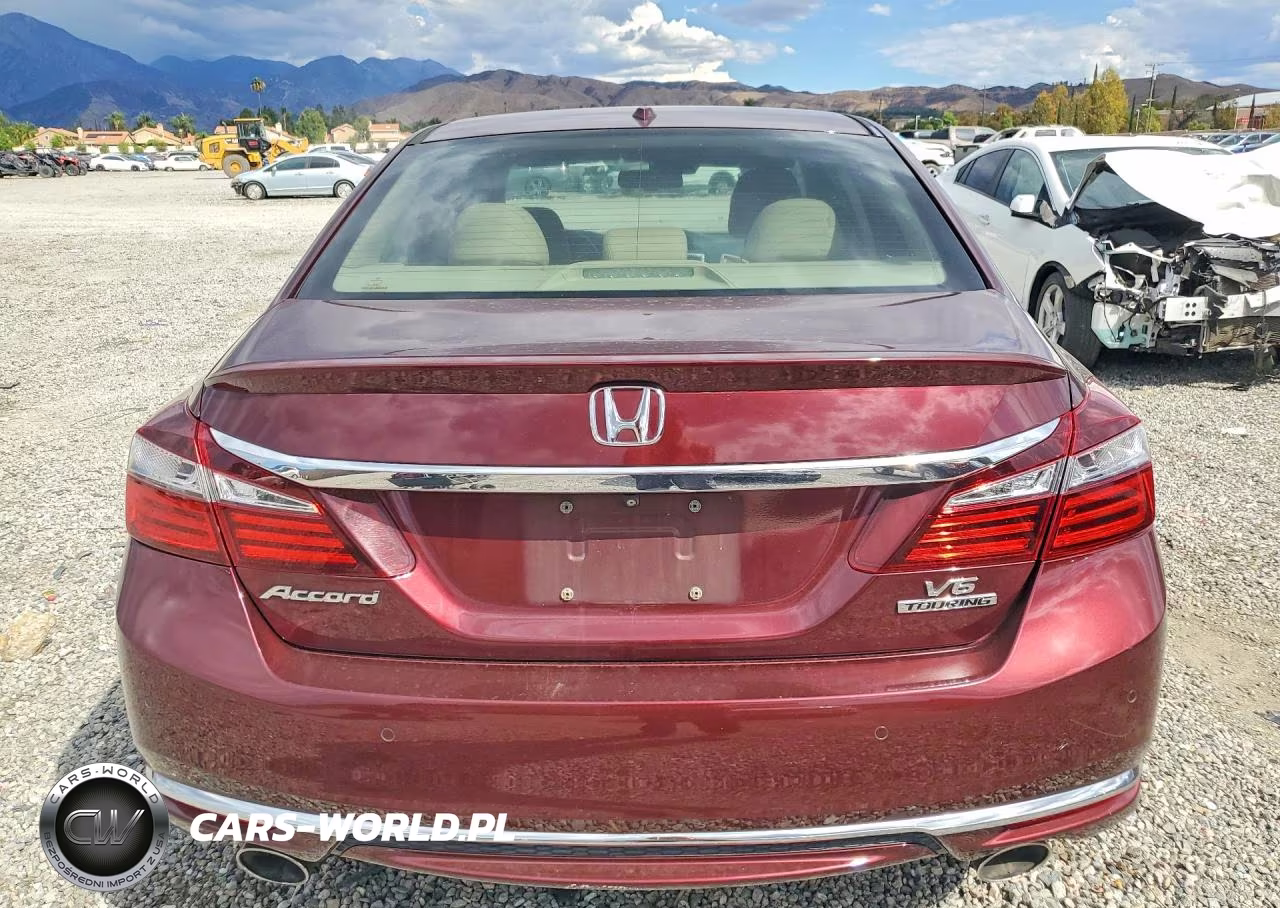 2016 Honda Accord Touring VIN:1HGCR3F97GA028135 - 6