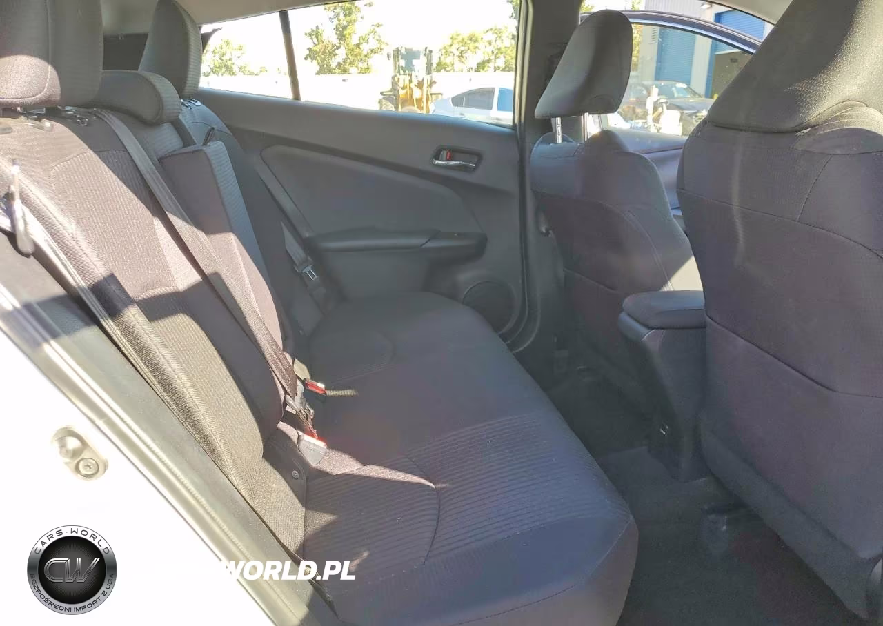 2016 Toyota Prius Two Eco VIN:JTDKARFUXG3026876 - 10