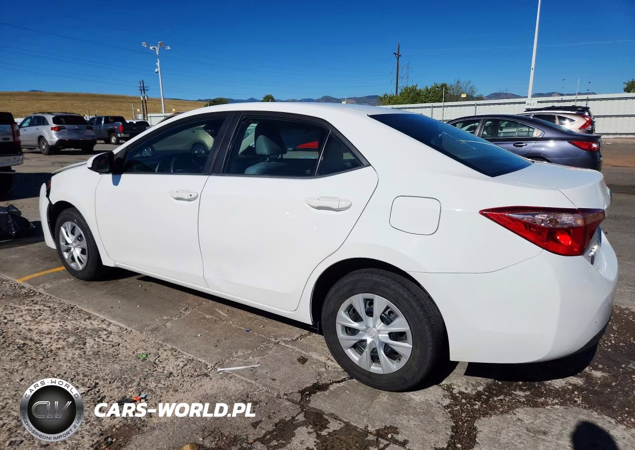 2018 Toyota Corolla L VIN:5YFBURHE3JP790211 - 2