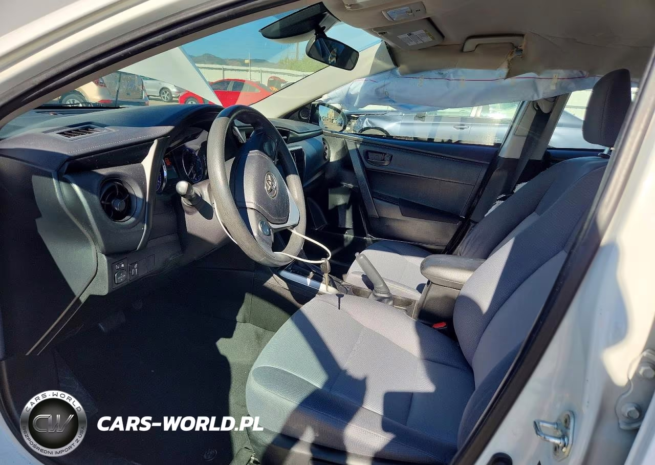2018 Toyota Corolla L VIN:5YFBURHE3JP790211 - 7