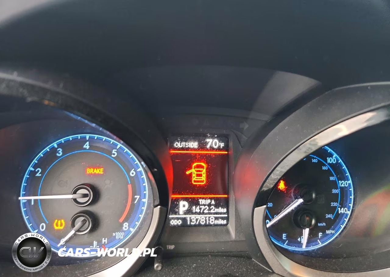 2015 Toyota Corolla S Plus VIN:5YFBURHE6FP311173 - 9