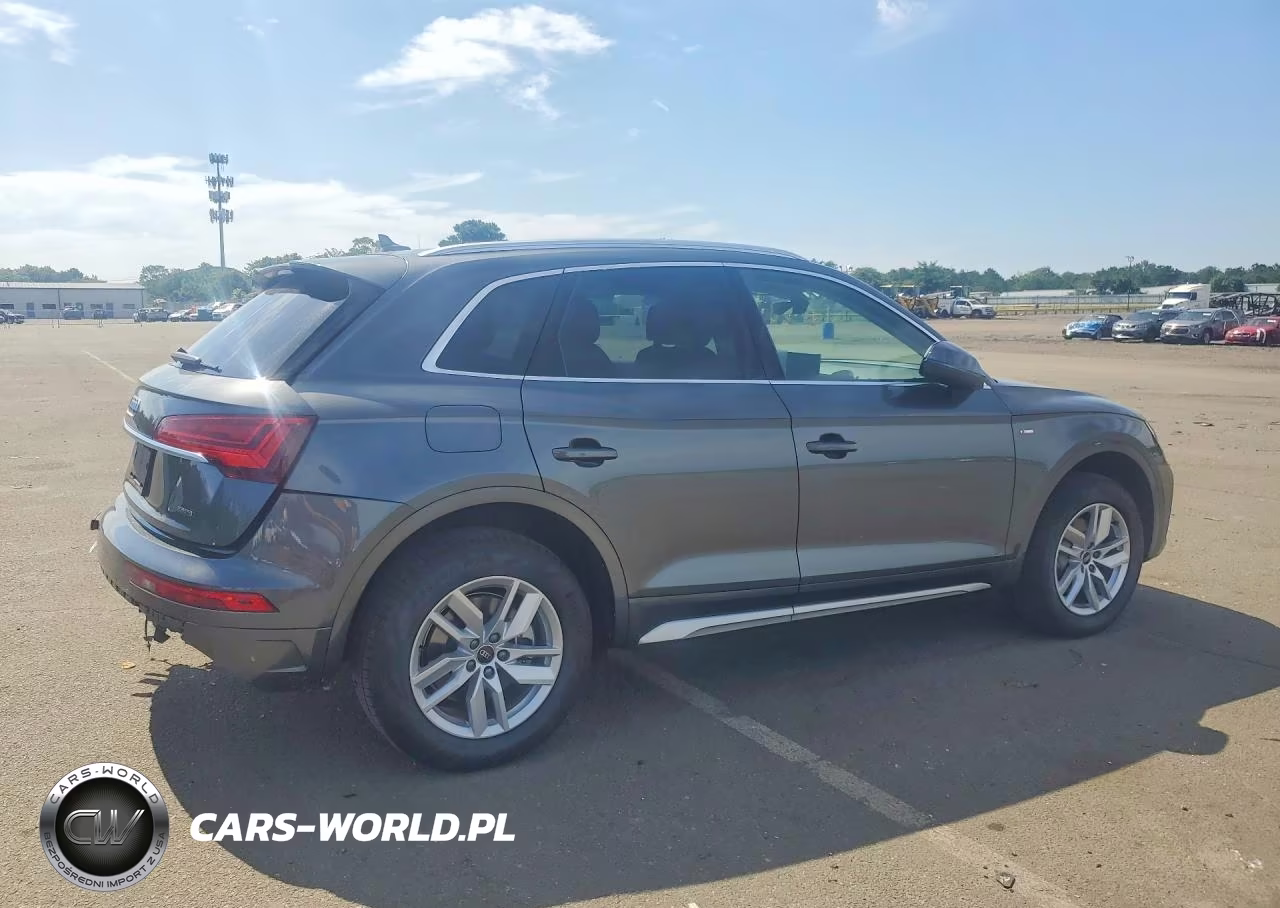 2024 Audi Q5 Premium 45 VIN:WA1GAAFY2R2079374 - 3