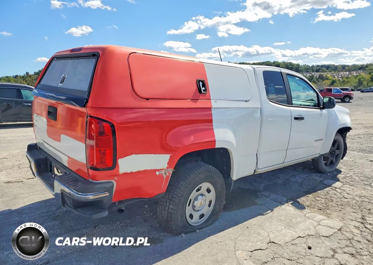 2018 Chevrolet Colorado VIN:1GCHSBEA3J1284679 - 3