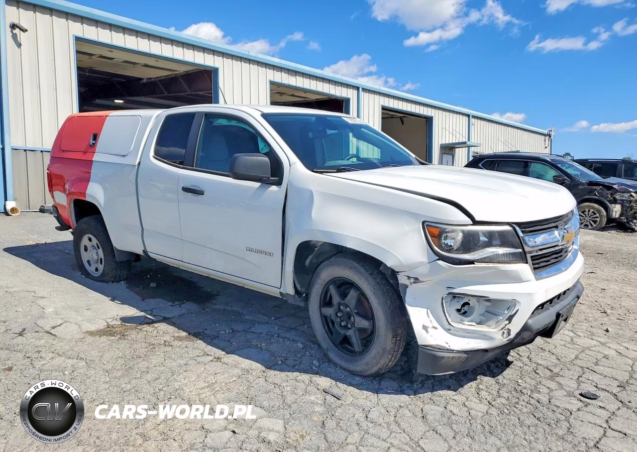 2018 Chevrolet Colorado VIN:1GCHSBEA3J1284679 - 4