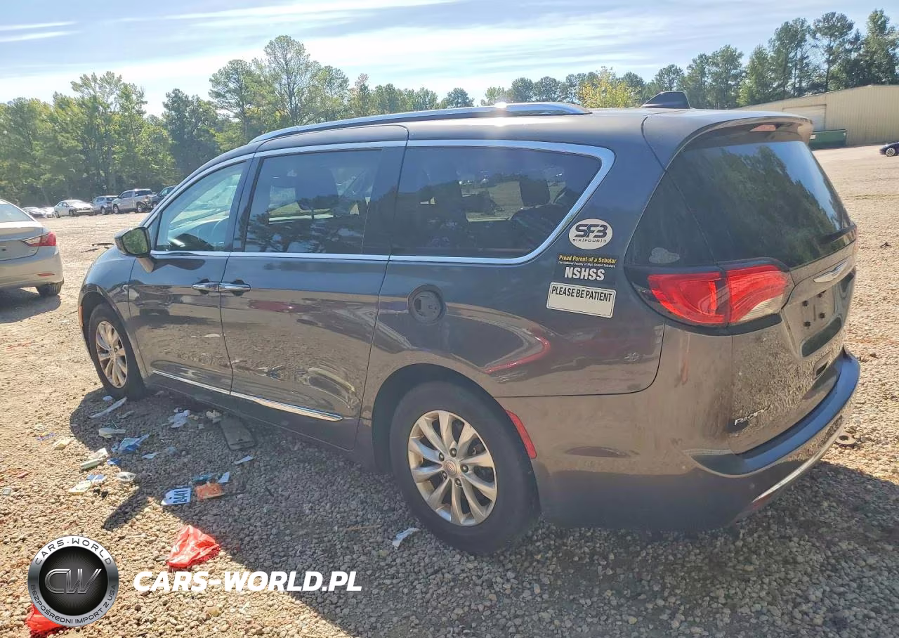 2018 Chrysler Pacifica Touring L VIN:2C4RC1BG1JR142900 - 2