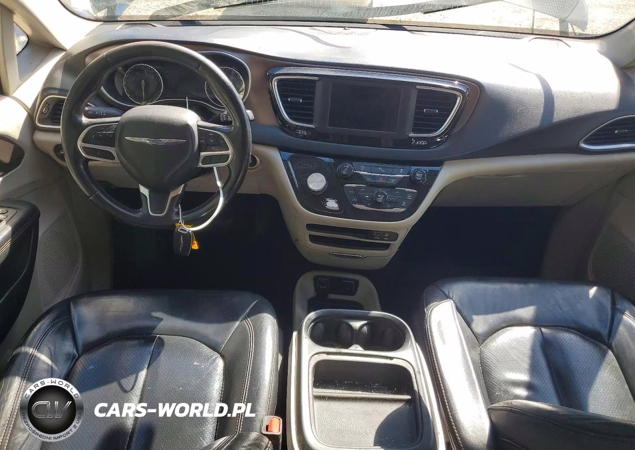 2018 Chrysler Pacifica Touring L VIN:2C4RC1BG1JR142900 - 8