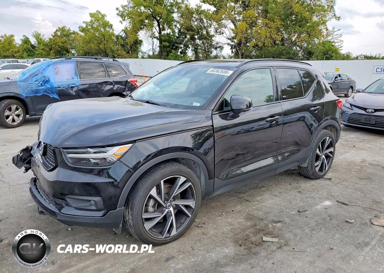 2021 Volvo Xc40 T5 R-Design VIN:YV4162UM8M2578396 - 1