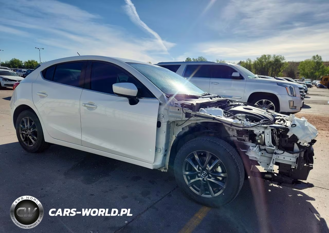 2015 Mazda 3 Touring VIN:3MZBM1L79FM163485 - 4
