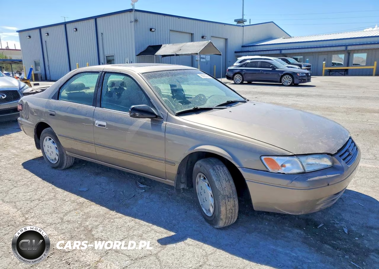1999 Toyota Camry Le VIN:4T1BG22K1XU583658 - 4