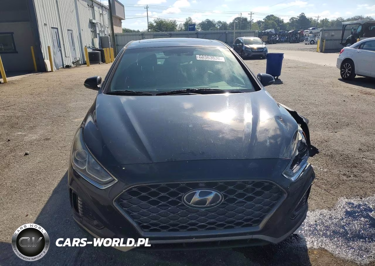 2018 Hyundai Sonata Sport+ VIN:5NPE34AF8JH703745 - 5