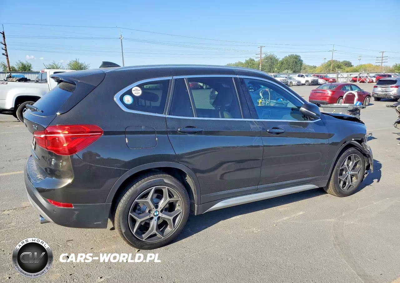 2017 BMW X1 xDrive28I VIN:WBXHT3C31H5F80316 - 3