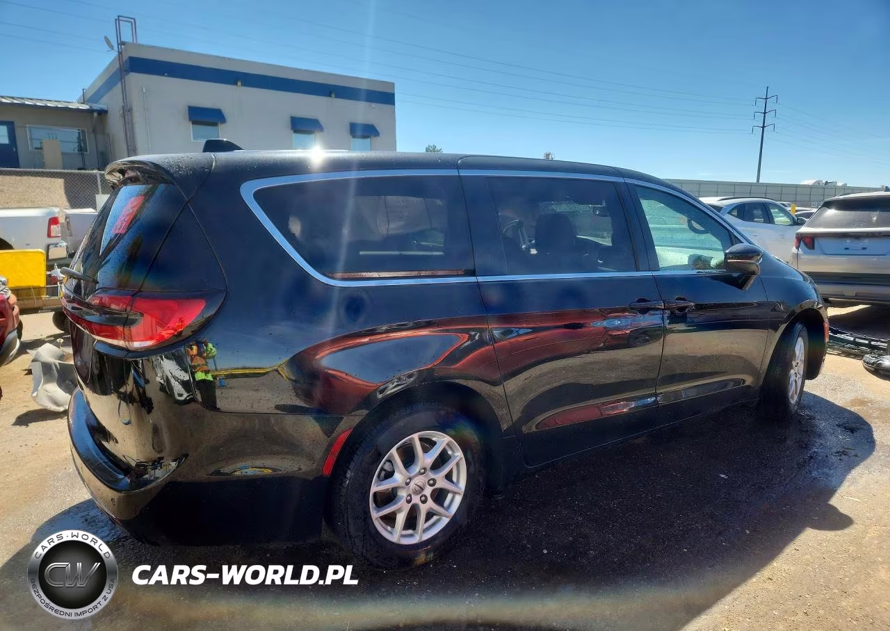 2025 Chrysler Pacifica Select VIN:2C4RC1BG3SR520684 - 3