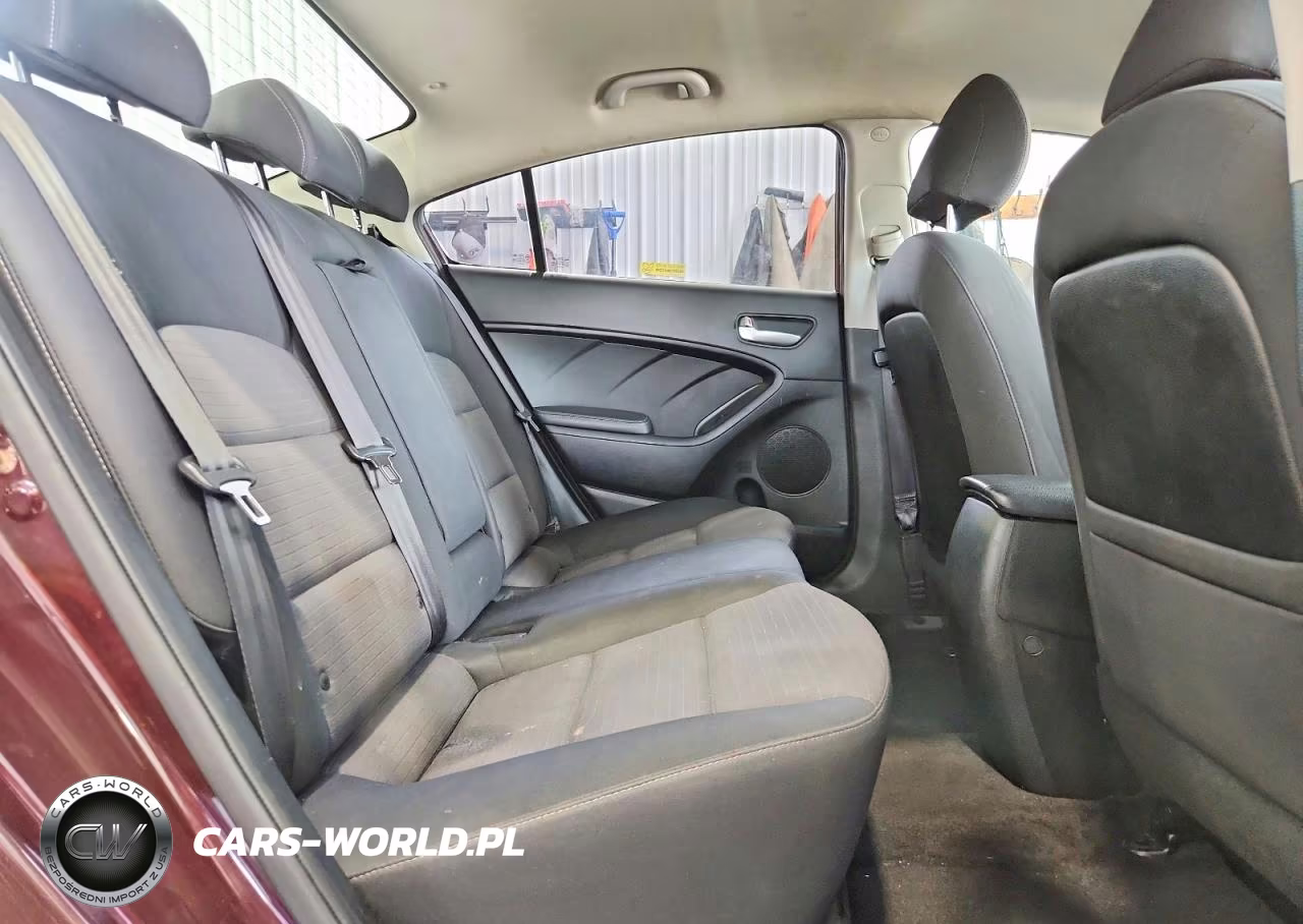 2018 Kia Forte Lx VIN:3KPFL4A75JE251464 - 10