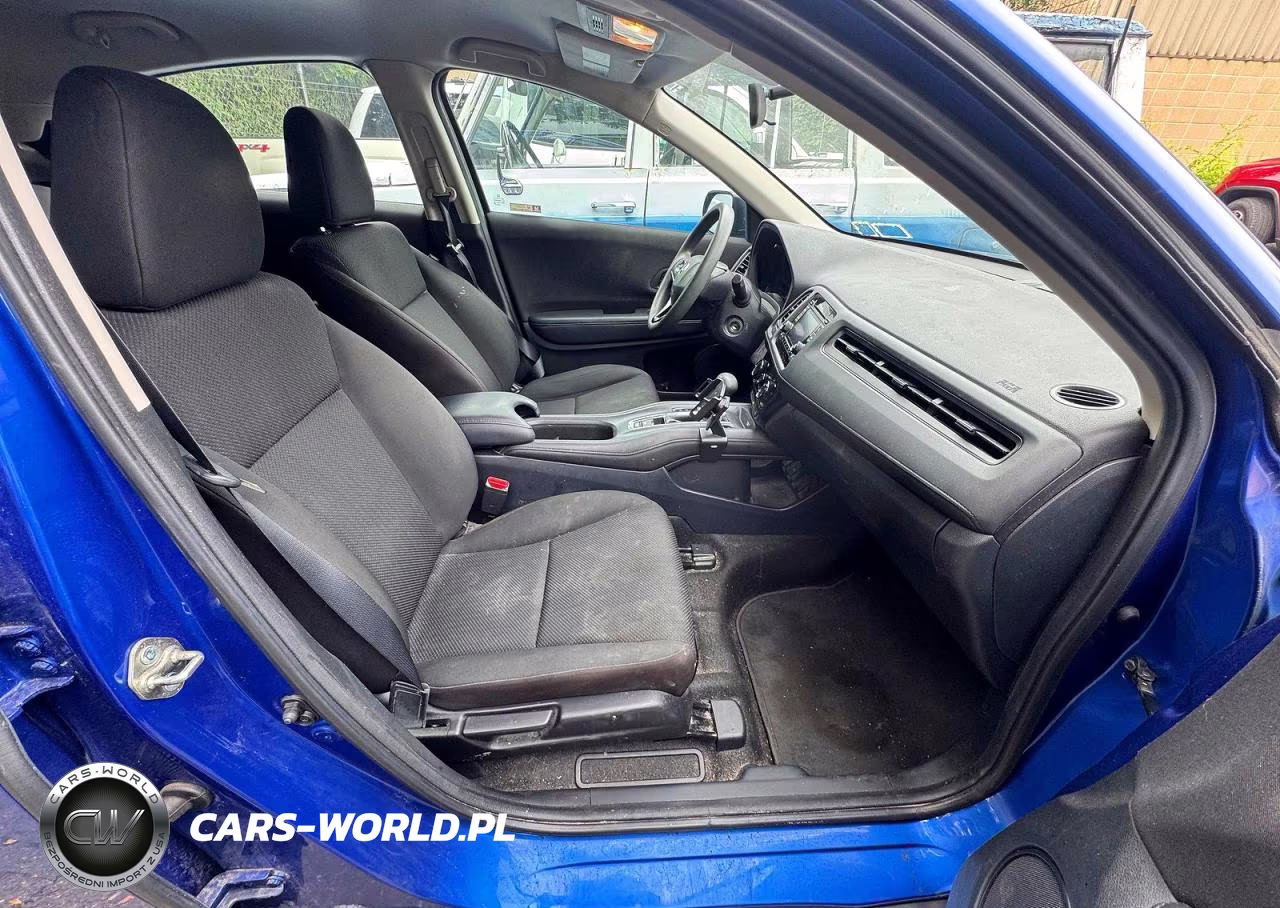 2018 Honda Hr-V Lx VIN:3CZRU6H32JM727338 - 5