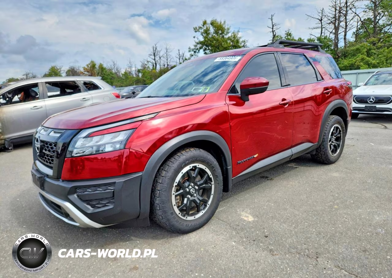 2023 Nissan Pathfinder Sv