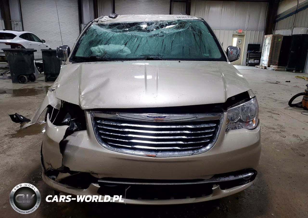 2015 Chrysler Town & Country Touring L VIN:2C4RC1CG1FR531851 - 5