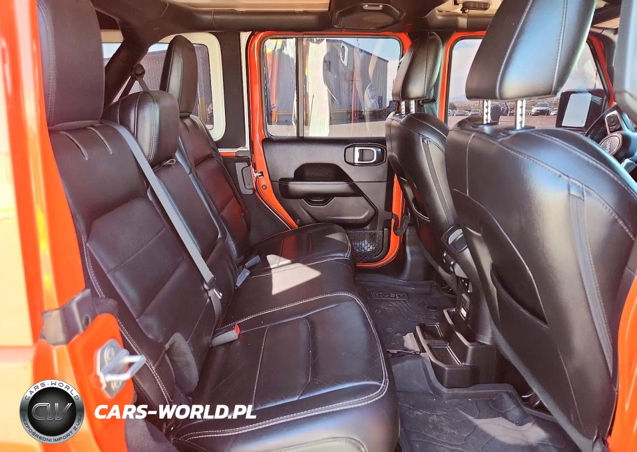 2019 Jeep Wrangler Unlimited Sahara VIN:1C4HJXEG6KW575511 - 10