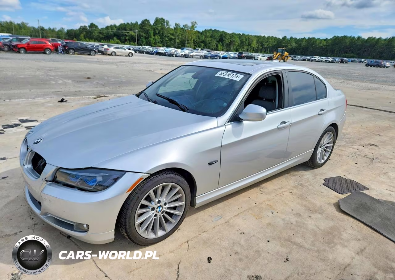 2011 BMW 335 Xi VIN:WBAPL5G55BNN23747 - 1