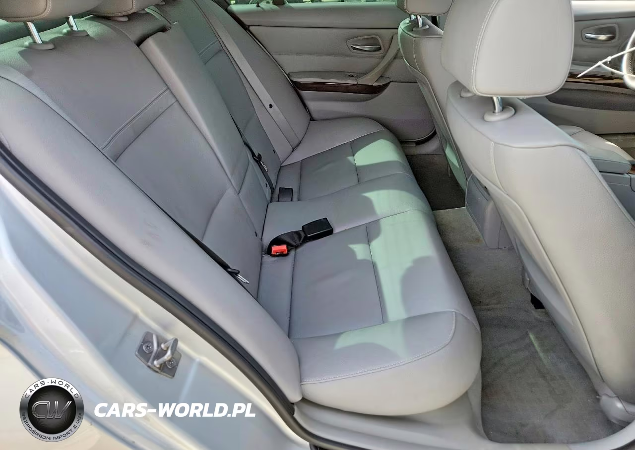 2011 BMW 335 Xi VIN:WBAPL5G55BNN23747 - 10