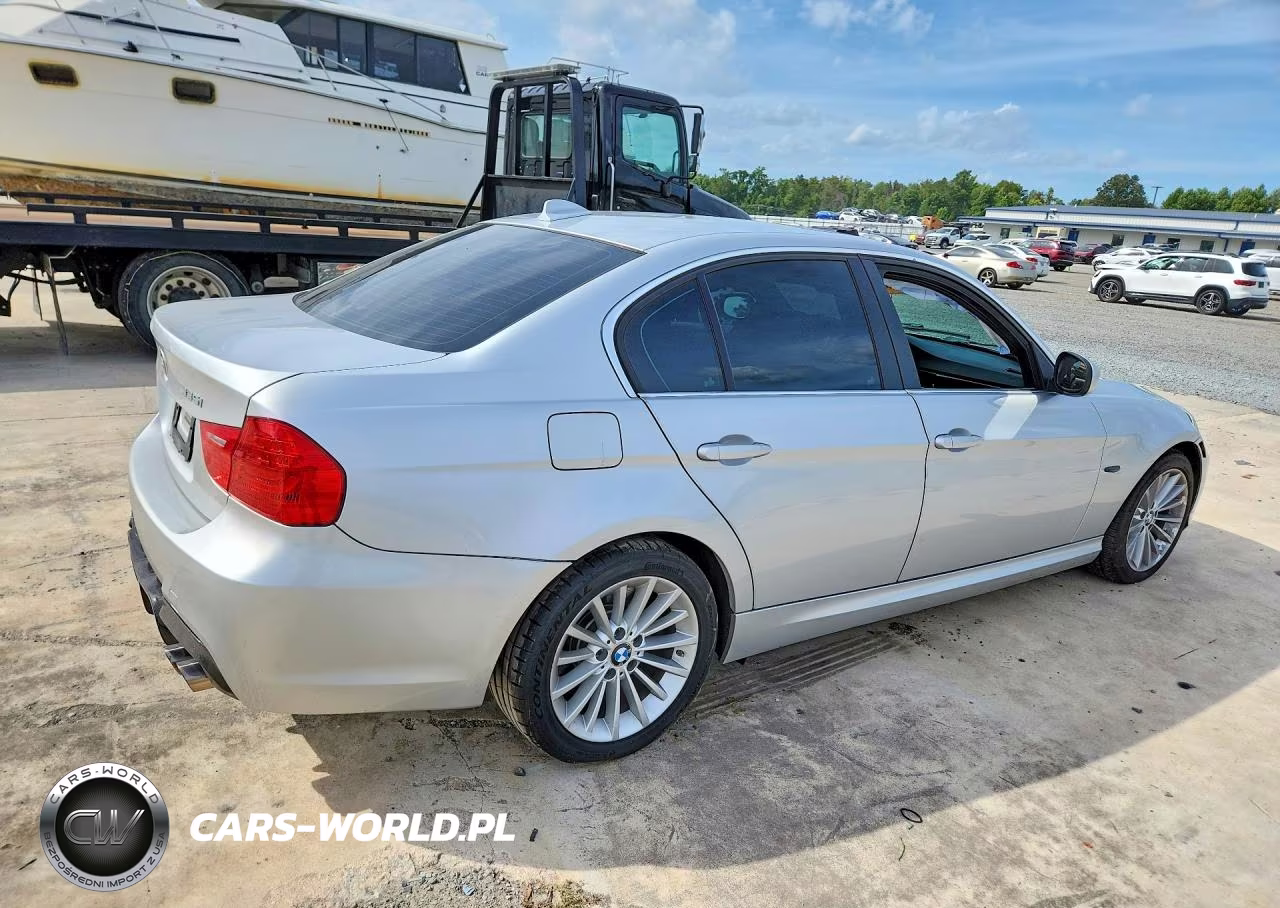 2011 BMW 335 Xi VIN:WBAPL5G55BNN23747 - 3