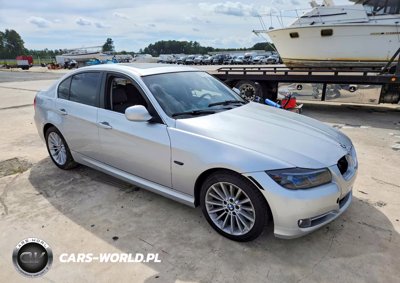 2011 BMW 335 Xi VIN:WBAPL5G55BNN23747 - 4
