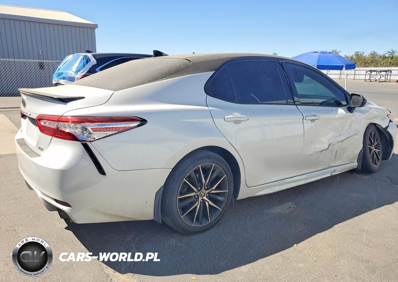 2020 Toyota Camry Xse VIN:4T1K61AK8LU318213 - 3