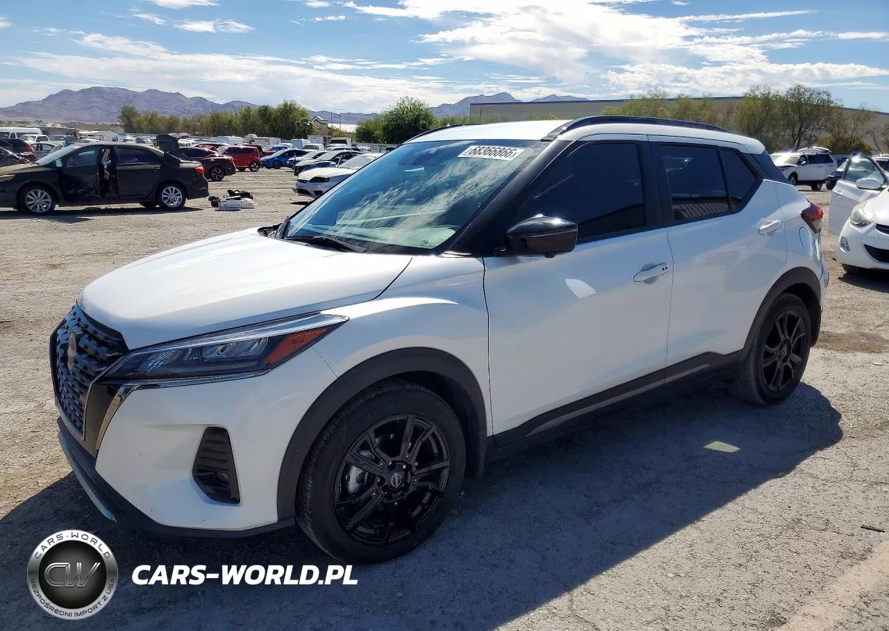 2023 Nissan Kicks Sr