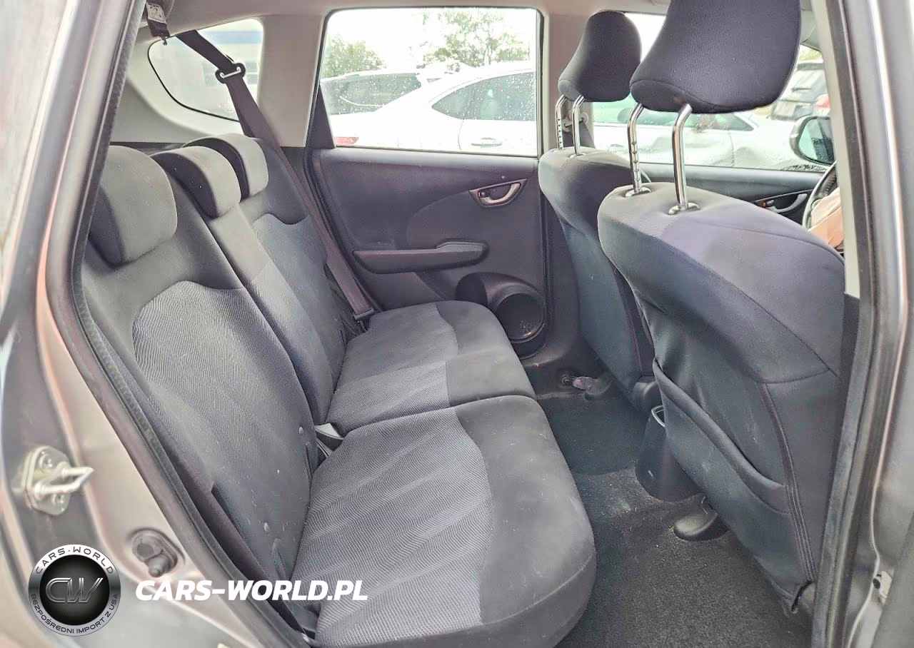 2010 Honda Fit Sport VIN:JHMGE8H44AC011359 - 10