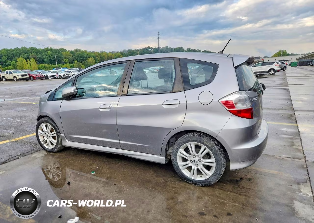 2010 Honda Fit Sport VIN:JHMGE8H44AC011359 - 2