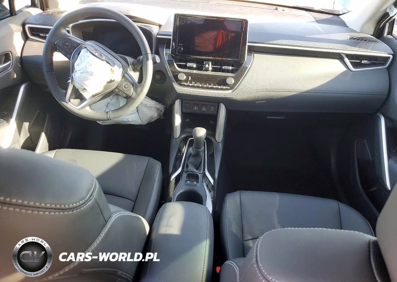 2025 Toyota Corolla Cross Xle VIN:7MUDAAAG3SV125693 - 8