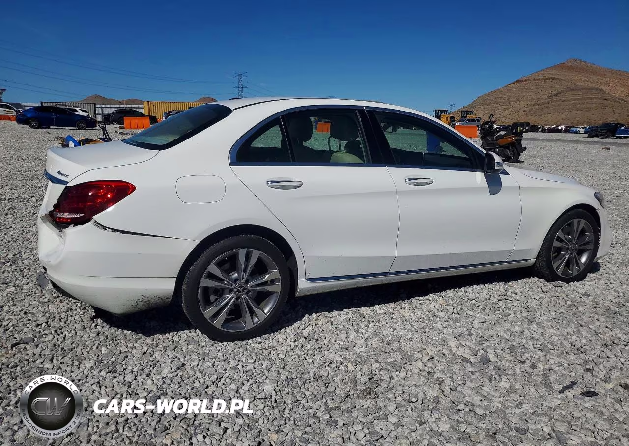 2017 Mercedes-Benz C 300 4Matic VIN:55SWF4KB9HU229870 - 3