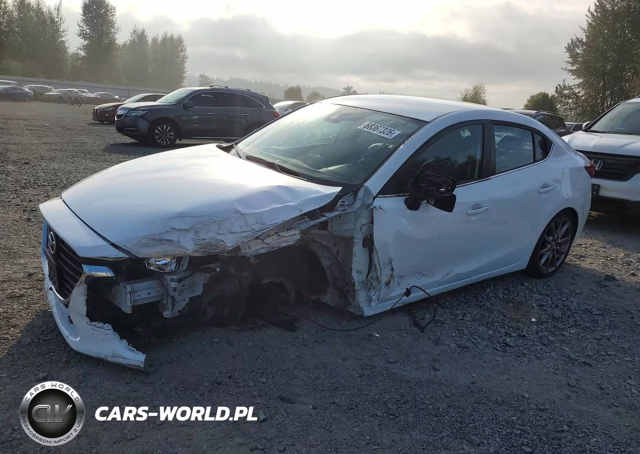 2018 Mazda 3 Touring VIN:3MZBN1V33JM210557 - 1