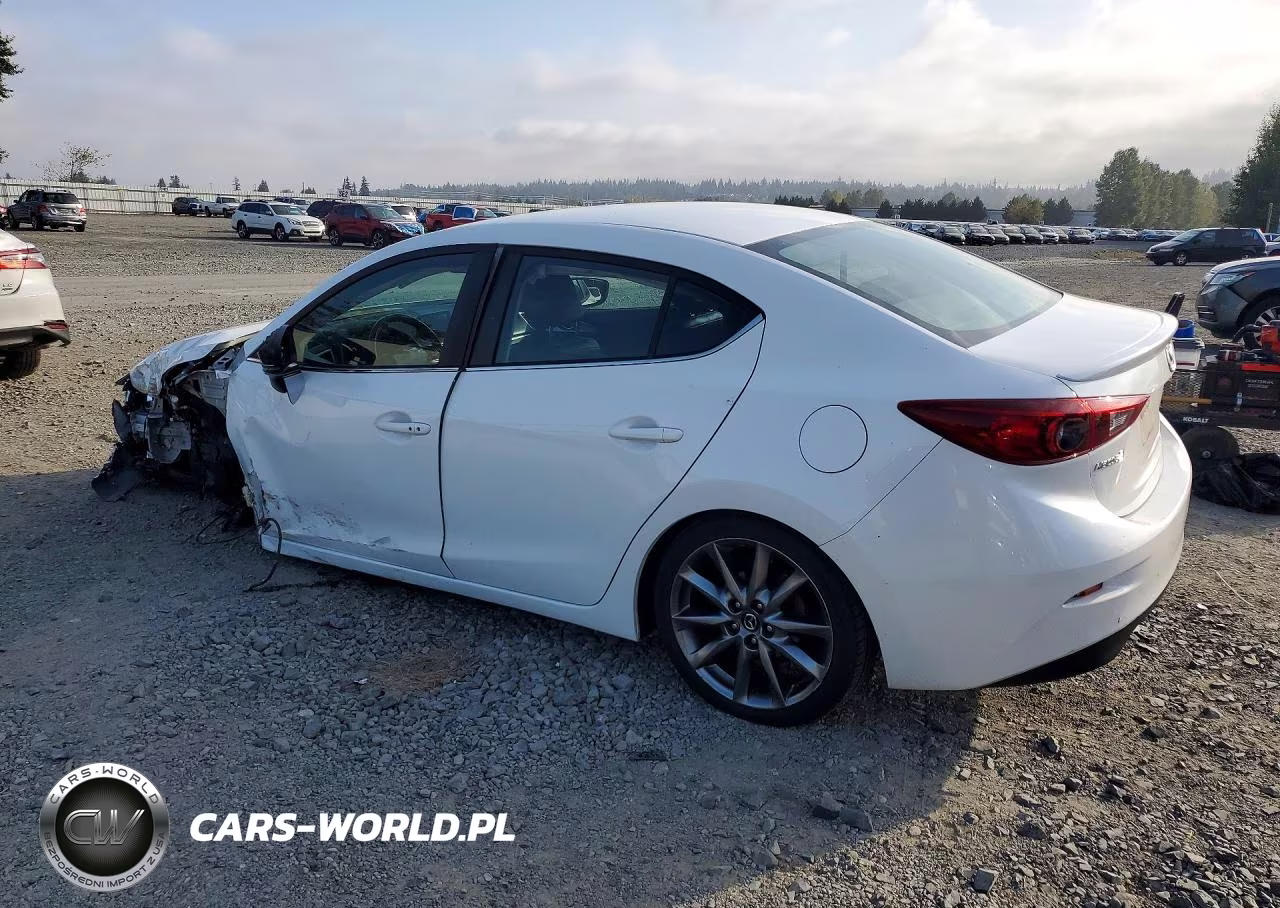 2018 Mazda 3 Touring VIN:3MZBN1V33JM210557 - 2