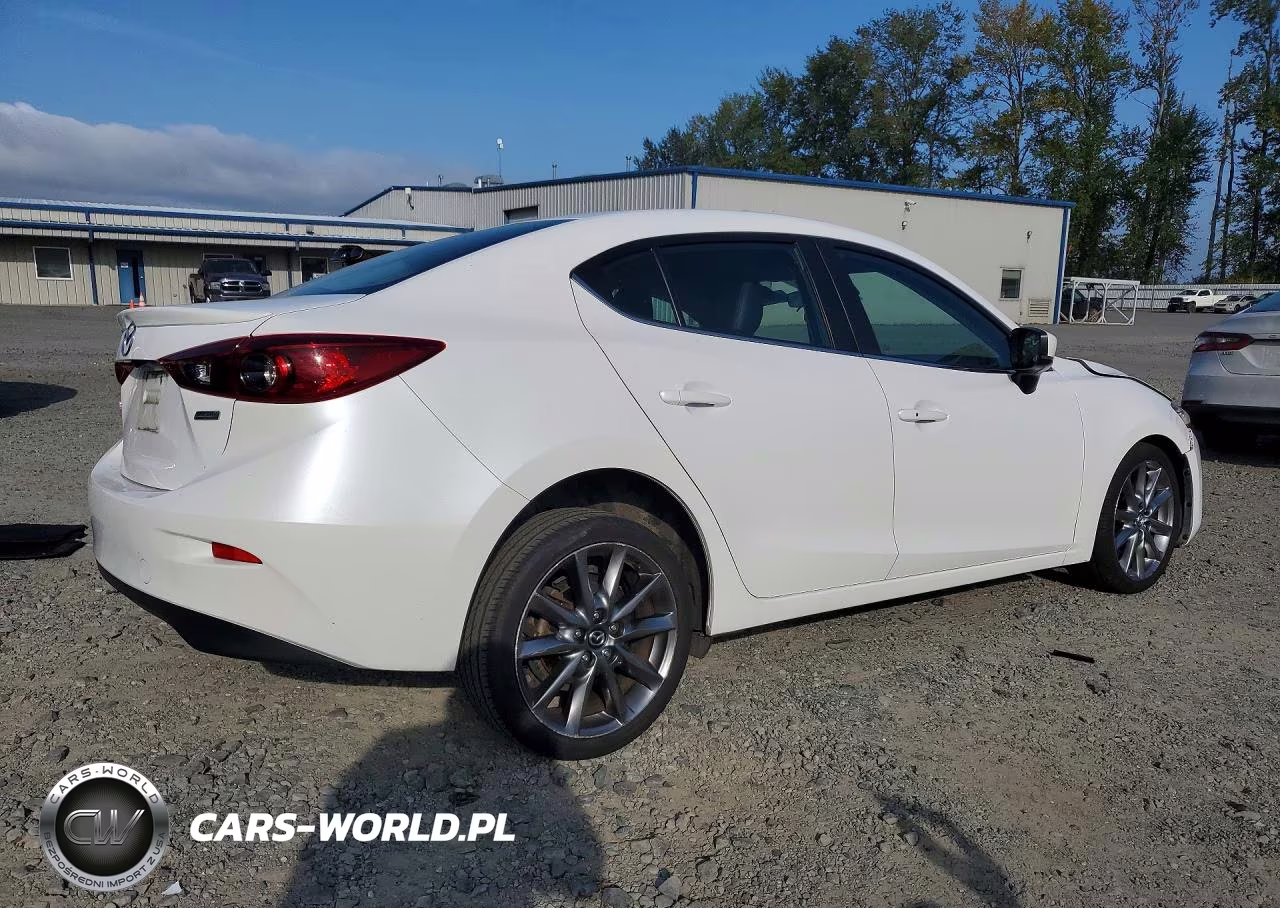 2018 Mazda 3 Touring VIN:3MZBN1V33JM210557 - 3
