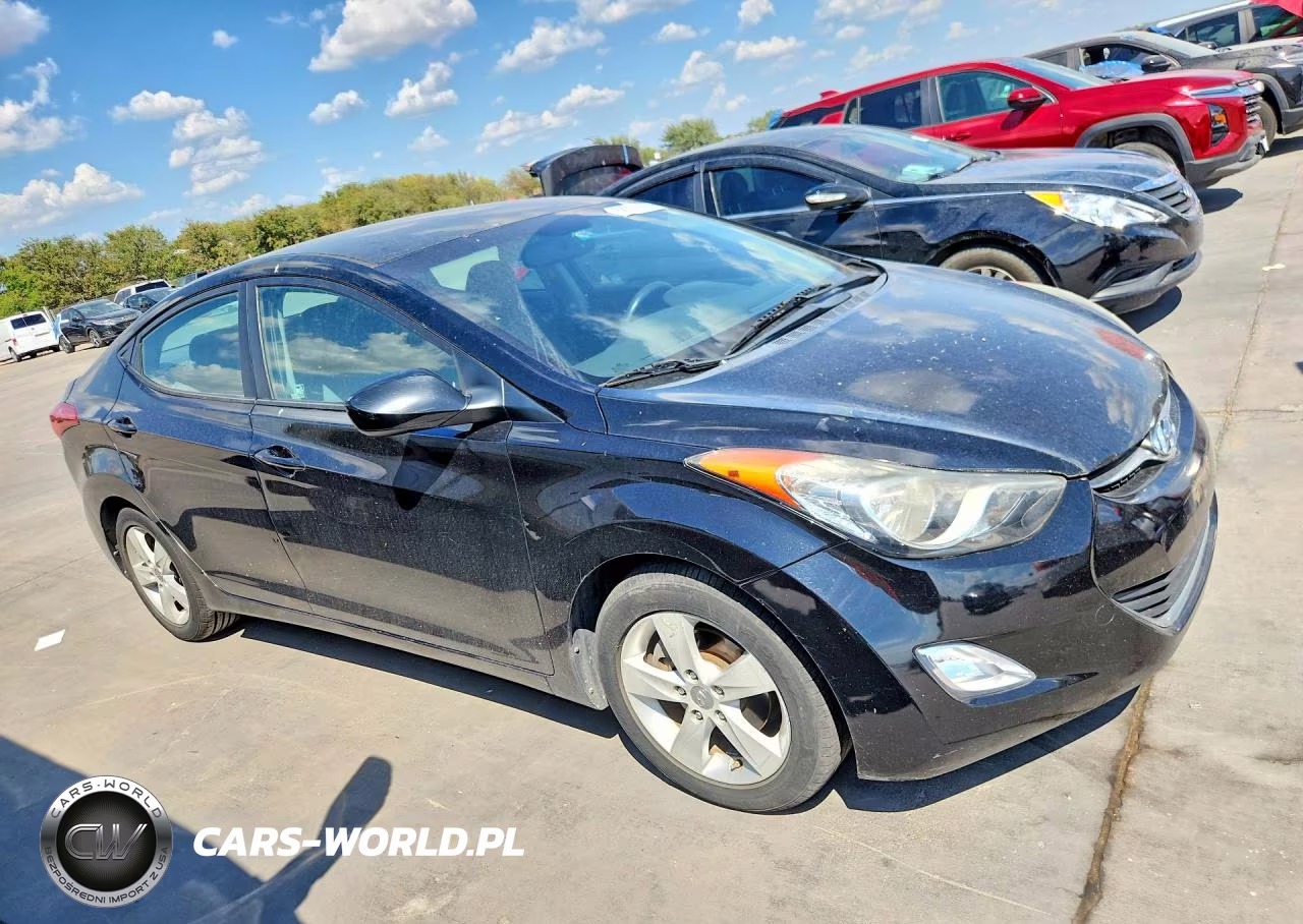 2012 Hyundai Elantra Gls VIN:KMHDH4AE6CU464785 - 4