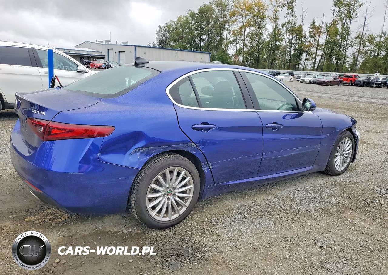 2021 Alfa Romeo Giulia Sport VIN:ZARFAMAN3M7648945 - 3