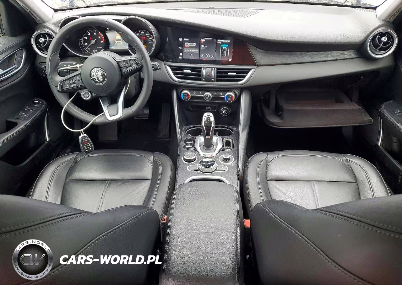 2021 Alfa Romeo Giulia Sport VIN:ZARFAMAN3M7648945 - 8