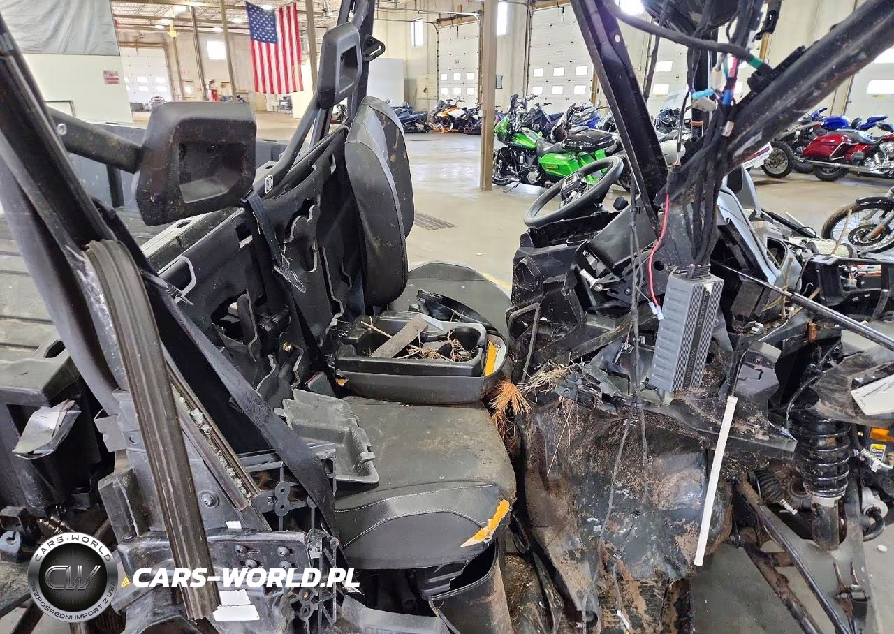 2026 Can-Am Defender Utility Vehicle VIN:3JBKVAX43TK008098 - 5