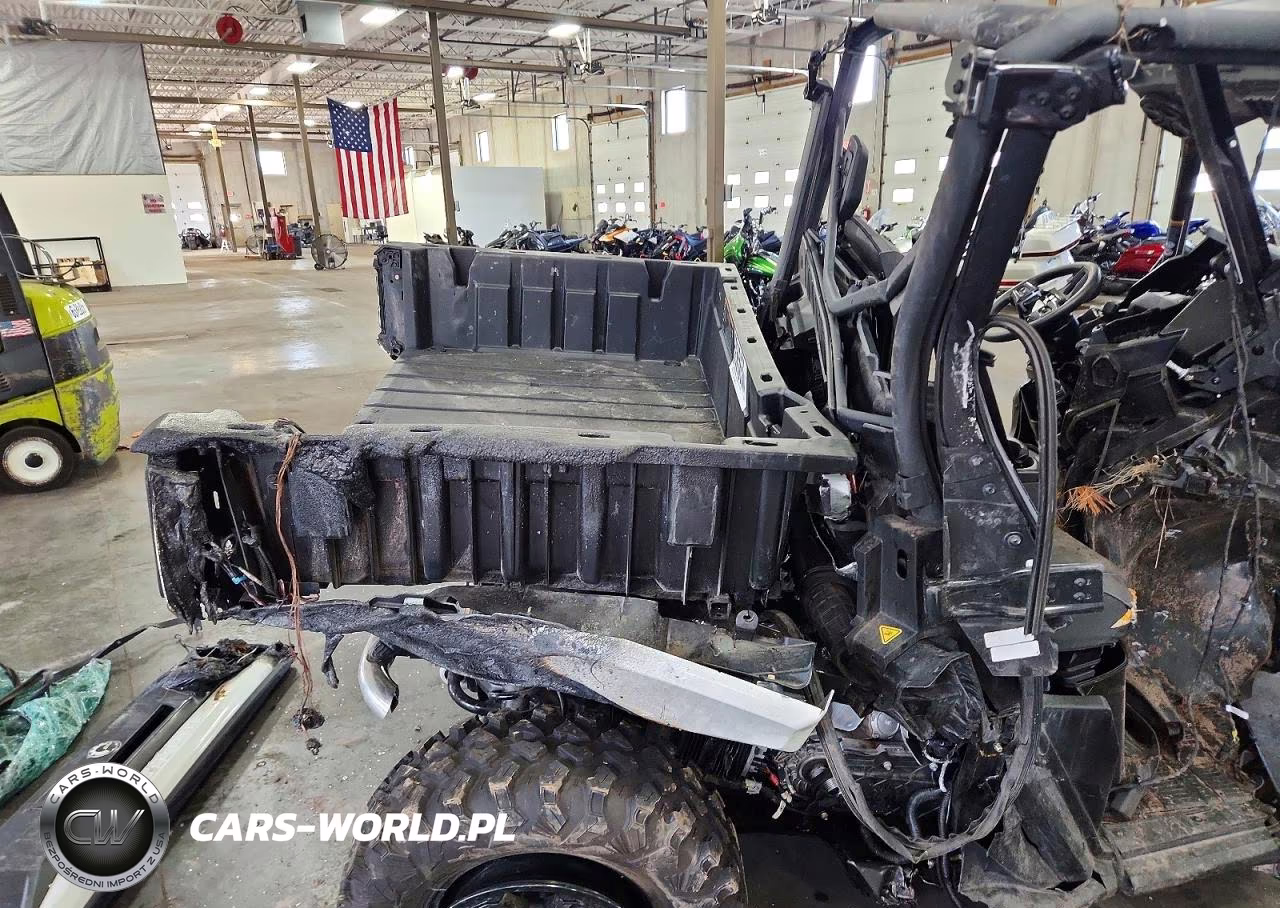 2026 Can-Am Defender Utility Vehicle VIN:3JBKVAX43TK008098 - 6