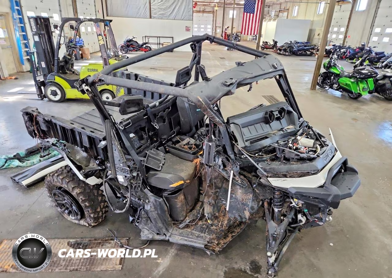 2026 Can-Am Defender Utility Vehicle VIN:3JBKVAX43TK008098 - 9