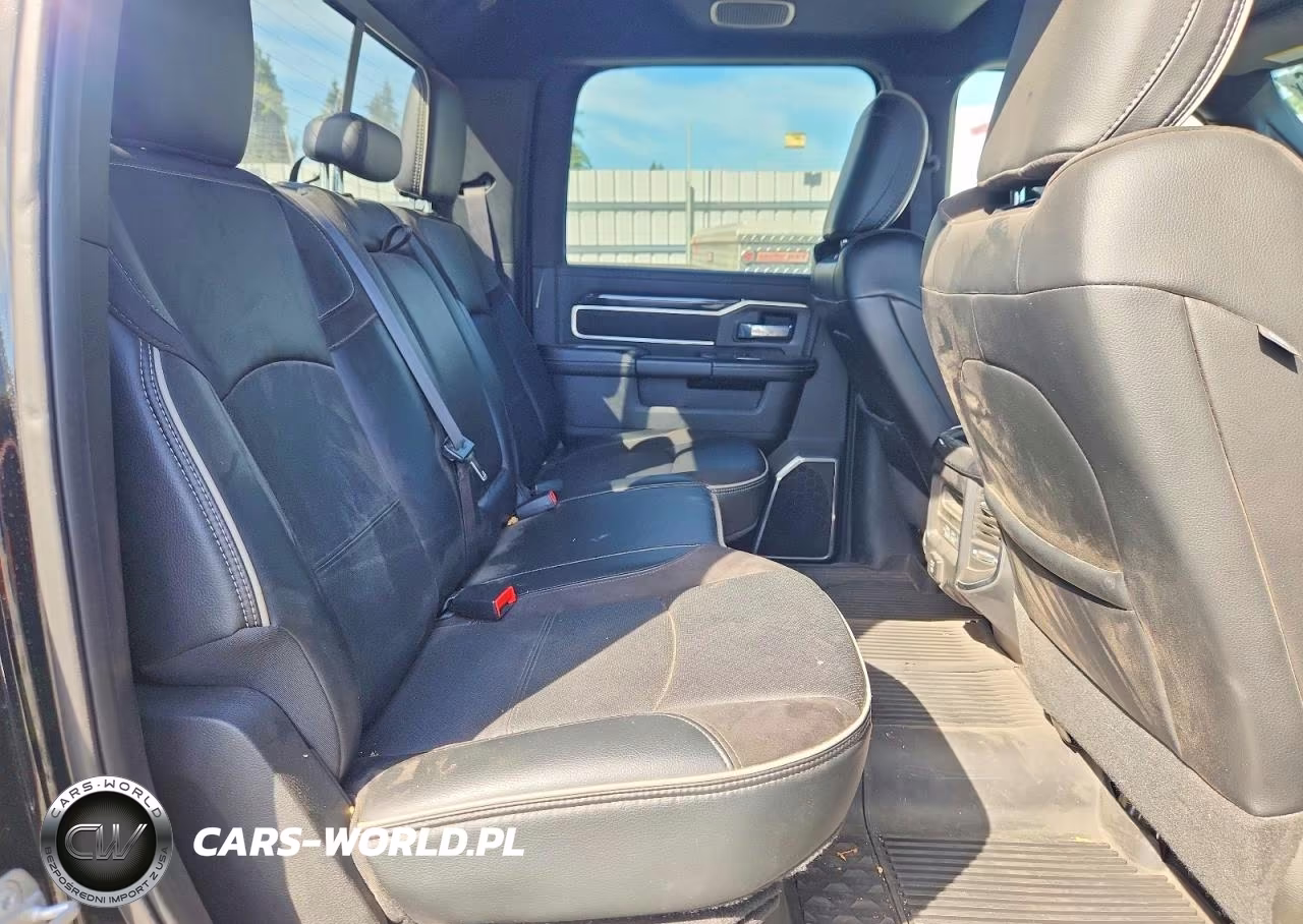 2021 Ram 2500 Laramie VIN:3C6UR5FL8MG658387 - 10