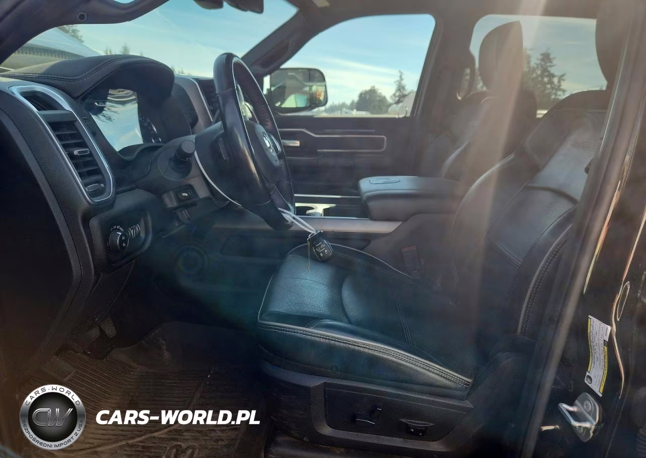 2021 Ram 2500 Laramie VIN:3C6UR5FL8MG658387 - 7