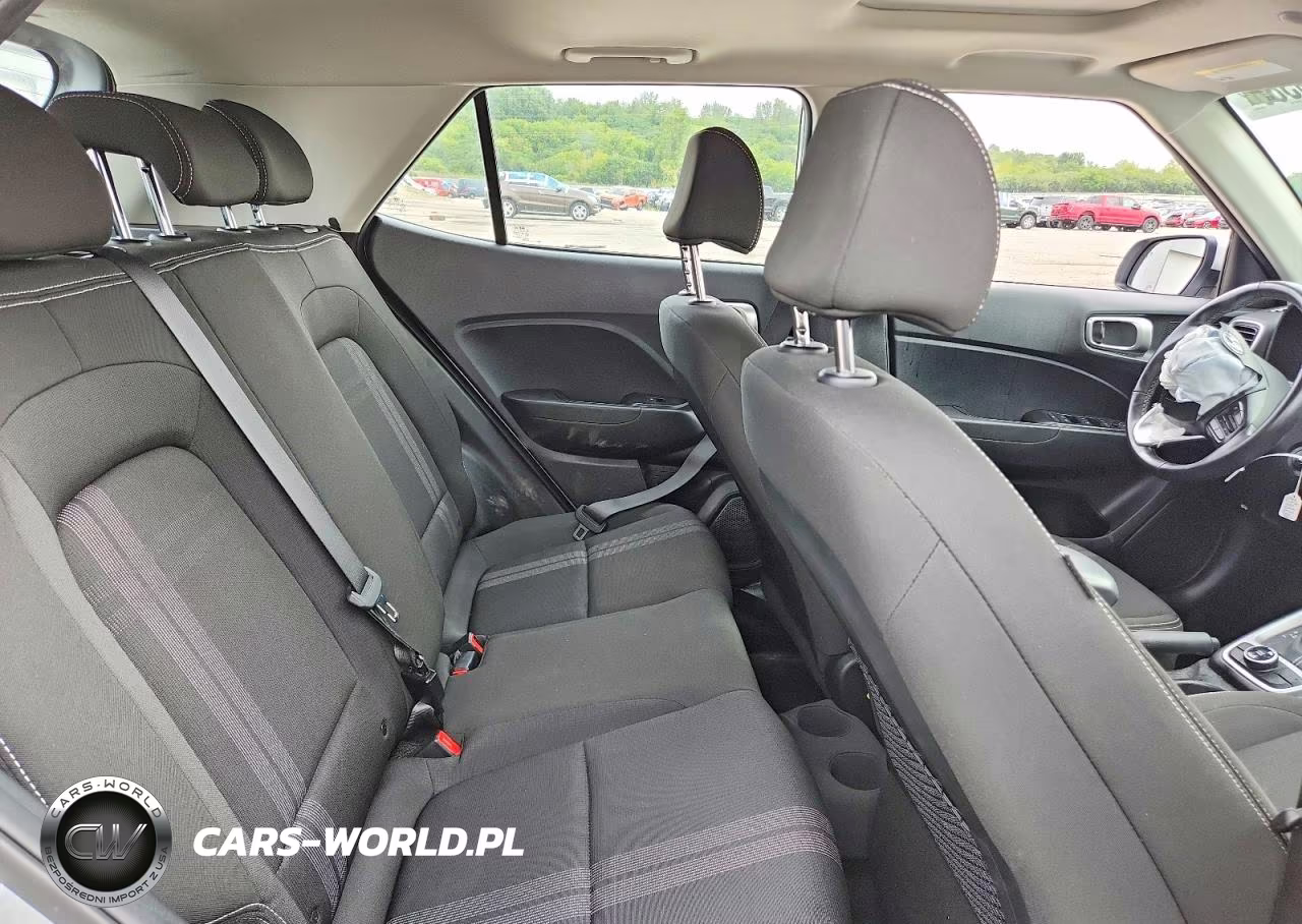 2022 Hyundai Venue Sel VIN:KMHRC8A35NU201555 - 10