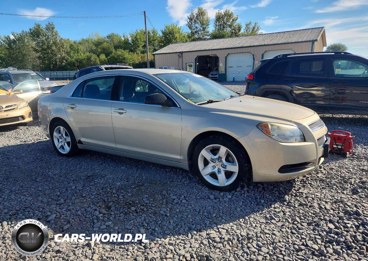 2011 Chevrolet Malibu Ls VIN:1G1ZB5E1XBF312464 - 4