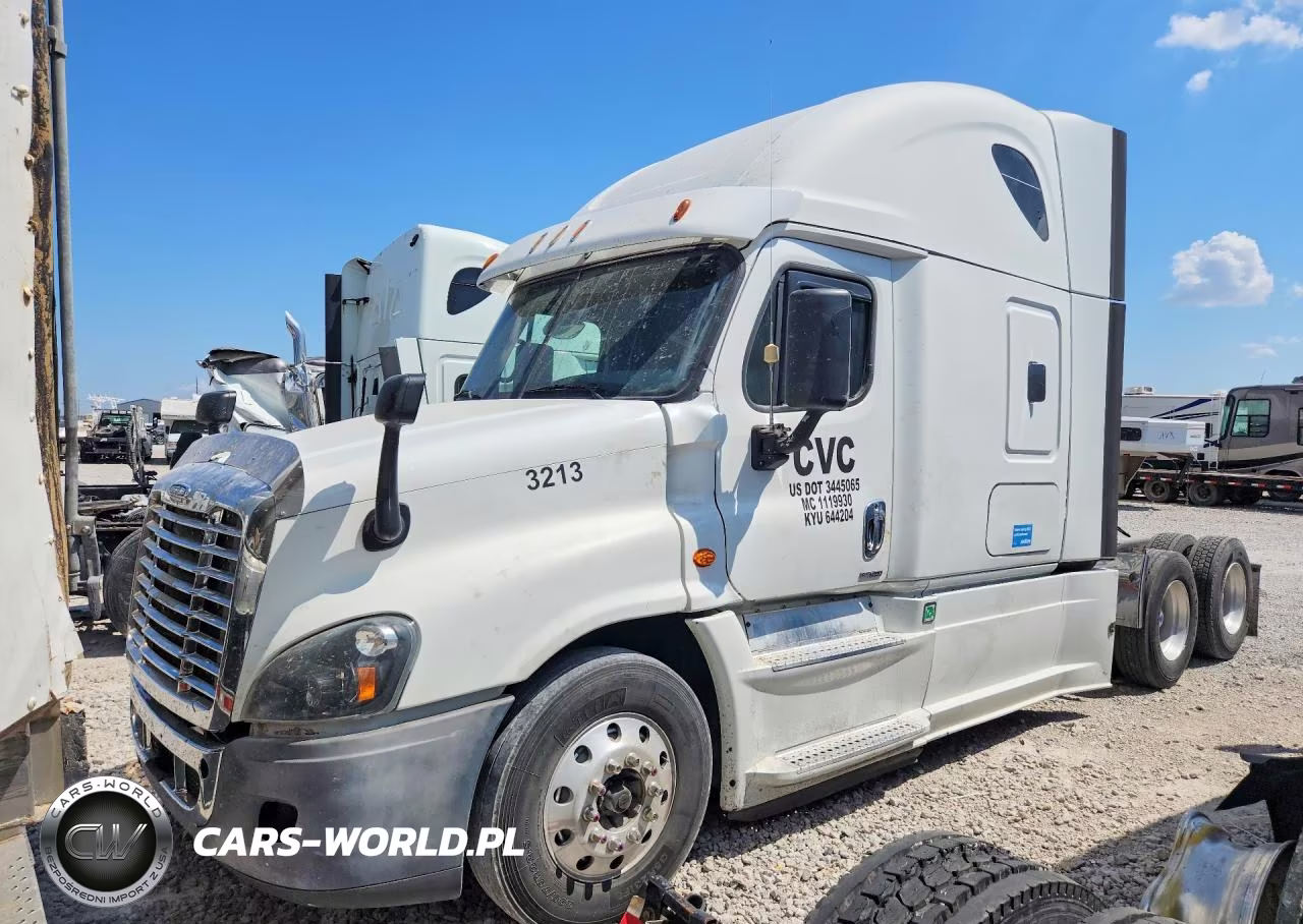 2015 Freightliner Cascadia 125 VIN:3AKJGLD50FSGF3213 - 1