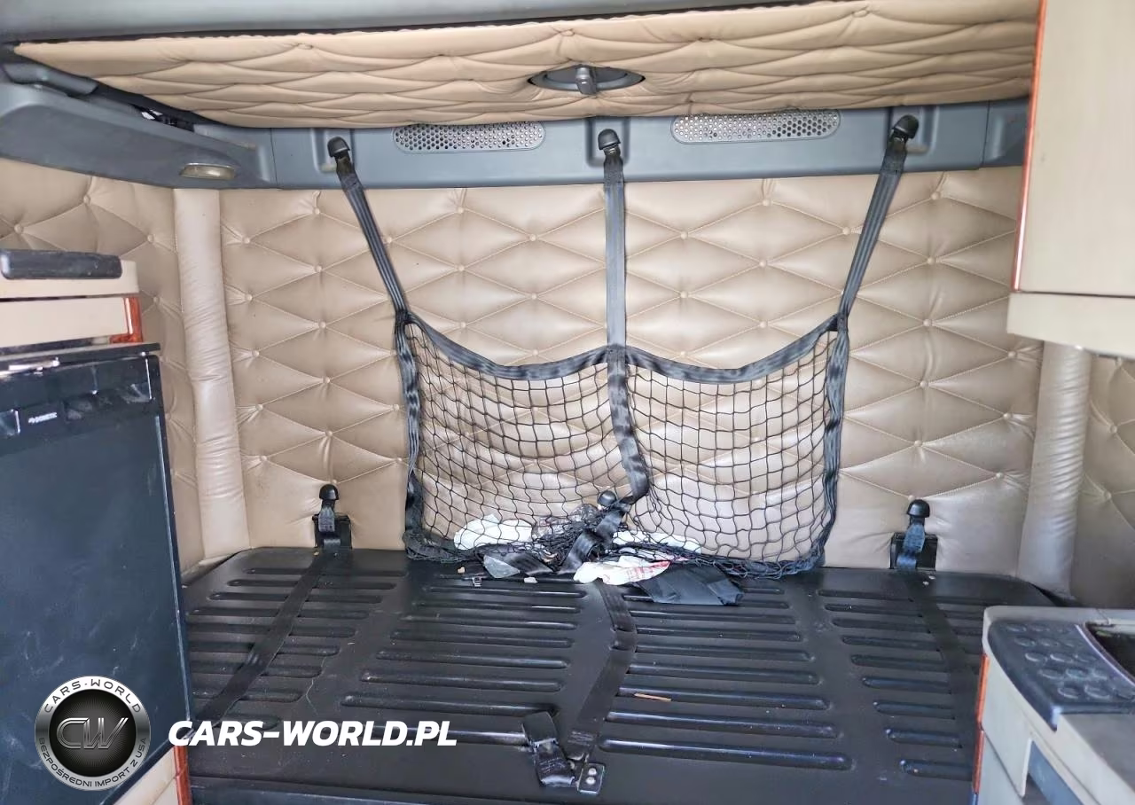 2015 Freightliner Cascadia 125 VIN:3AKJGLD50FSGF3213 - 10