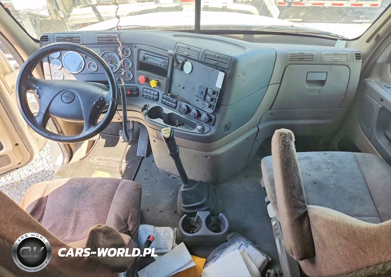 2015 Freightliner Cascadia 125 VIN:3AKJGLD50FSGF3213 - 8