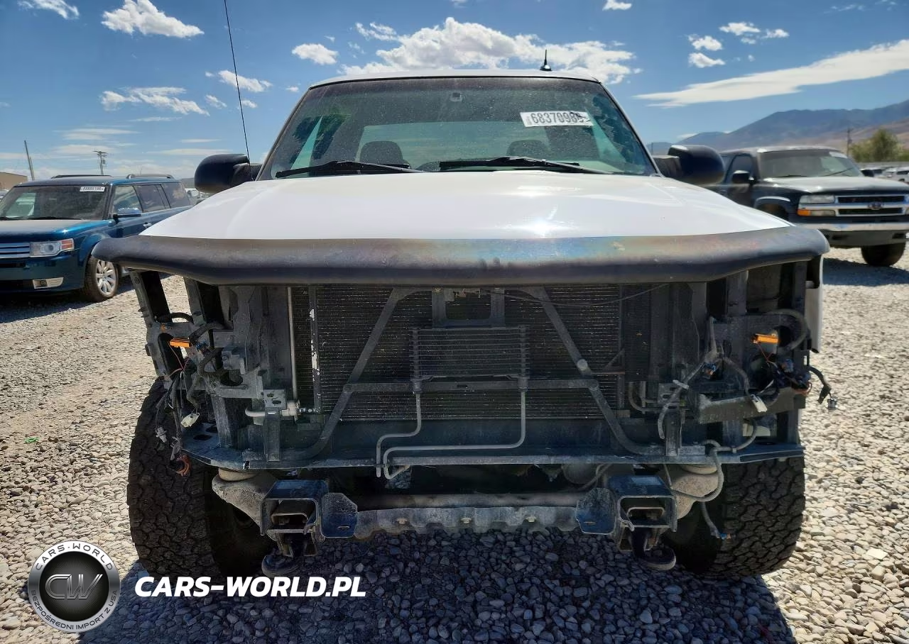 2004 GMC Sierra K2500 Heavy Duty VIN:1GTHK29U04E224411 - 5