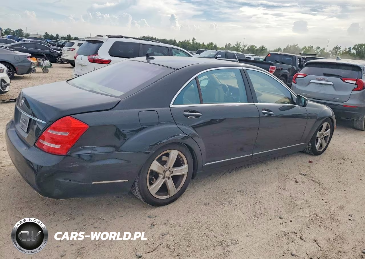 2010 Mercedes-Benz S 550 VIN:WDDNG7BB9AA313154 - 3