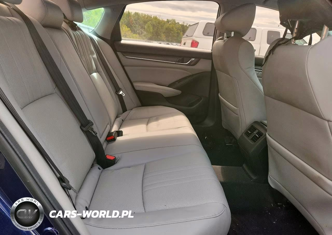 2018 Honda Accord Touring VIN:1HGCV1F96JA011527 - 10
